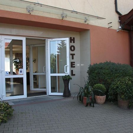 Hotel Przylesie Sieroslaw  Exterior photo